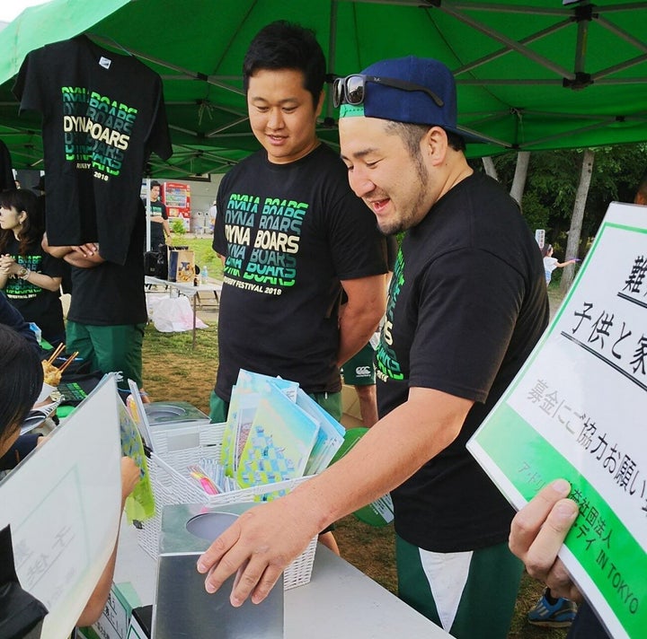 イベント会場では、選手が率先して募金を呼び掛ける