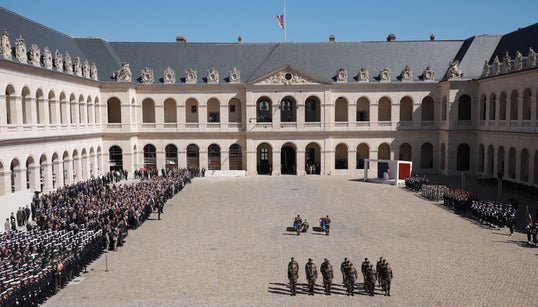 L’hommage aux 13 militaires morts au Mali sera ouvert au