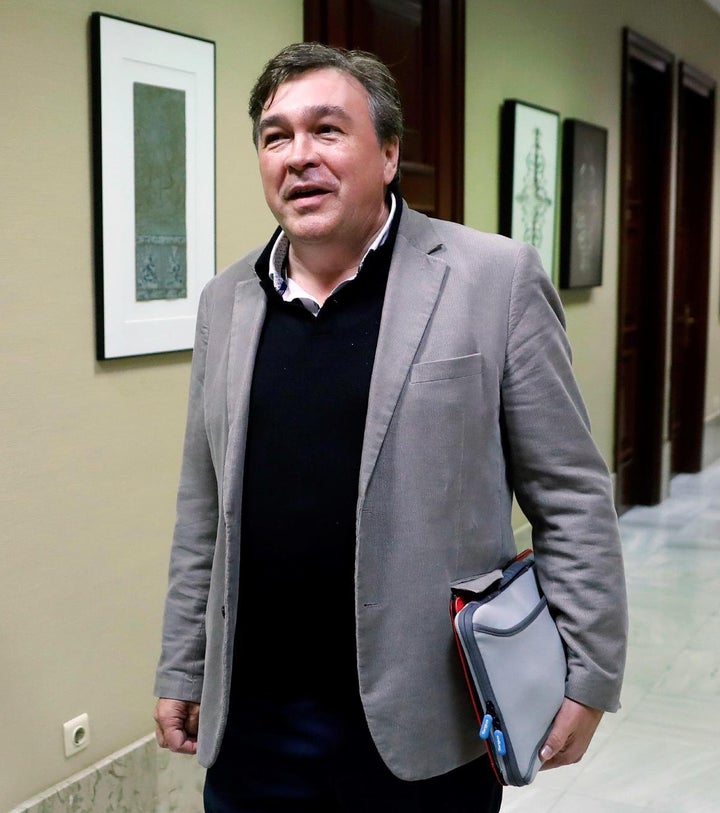 Guitarte recoge su acta de diputado.