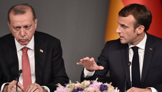 L’ambassadeur turc convoqué au Quai d’Orsay après les “insultes” d’Erdogan contre