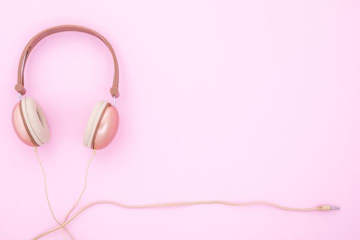If your commute consists of podcasts, playlists or phone calls, having a good pair of headphones is key. Lucky for you we’ve rounded up the best <a href="https://www.huffpost.com/entertainment/topic/black-friday" role="link" class=" js-entry-link cet-internal-link" data-vars-item-name="Black Friday" data-vars-item-type="text" data-vars-unit-name="5db8880ce4b0bb1ea3708b43" data-vars-unit-type="buzz_body" data-vars-target-content-id="https://www.huffpost.com/entertainment/topic/black-friday" data-vars-target-content-type="feed" data-vars-type="web_internal_link" data-vars-subunit-name="article_body" data-vars-subunit-type="component" data-vars-position-in-subunit="142">Black Friday</a> and <a href="https://www.huffpost.com/entertainment/topic/cyber-monday" role="link" class=" js-entry-link cet-internal-link" data-vars-item-name="Cyber Monday" data-vars-item-type="text" data-vars-unit-name="5db8880ce4b0bb1ea3708b43" data-vars-unit-type="buzz_body" data-vars-target-content-id="https://www.huffpost.com/entertainment/topic/cyber-monday" data-vars-target-content-type="feed" data-vars-type="web_internal_link" data-vars-subunit-name="article_body" data-vars-subunit-type="component" data-vars-position-in-subunit="143">Cyber Monday</a> 2019 deals on wired headphones, wireless headphones and earbuds, so listen up. 