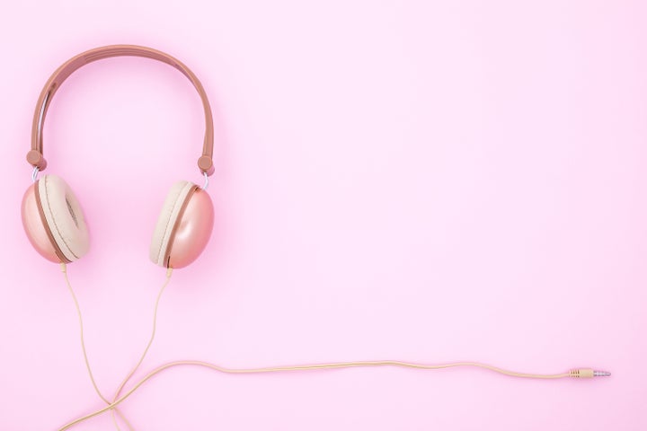 If your commute consists of podcasts, playlists or phone calls, having a good pair of headphones is key. Lucky for you we’ve rounded up the best <a href="https://www.huffpost.com/entertainment/topic/black-friday" role="link" class=" js-entry-link cet-internal-link" data-vars-item-name="Black Friday" data-vars-item-type="text" data-vars-unit-name="5db8880ce4b0bb1ea3708b43" data-vars-unit-type="buzz_body" data-vars-target-content-id="https://www.huffpost.com/entertainment/topic/black-friday" data-vars-target-content-type="feed" data-vars-type="web_internal_link" data-vars-subunit-name="article_body" data-vars-subunit-type="component" data-vars-position-in-subunit="142">Black Friday</a> and <a href="https://www.huffpost.com/entertainment/topic/cyber-monday" role="link" class=" js-entry-link cet-internal-link" data-vars-item-name="Cyber Monday" data-vars-item-type="text" data-vars-unit-name="5db8880ce4b0bb1ea3708b43" data-vars-unit-type="buzz_body" data-vars-target-content-id="https://www.huffpost.com/entertainment/topic/cyber-monday" data-vars-target-content-type="feed" data-vars-type="web_internal_link" data-vars-subunit-name="article_body" data-vars-subunit-type="component" data-vars-position-in-subunit="143">Cyber Monday</a> 2019 deals on wired headphones, wireless headphones and earbuds, so listen up.