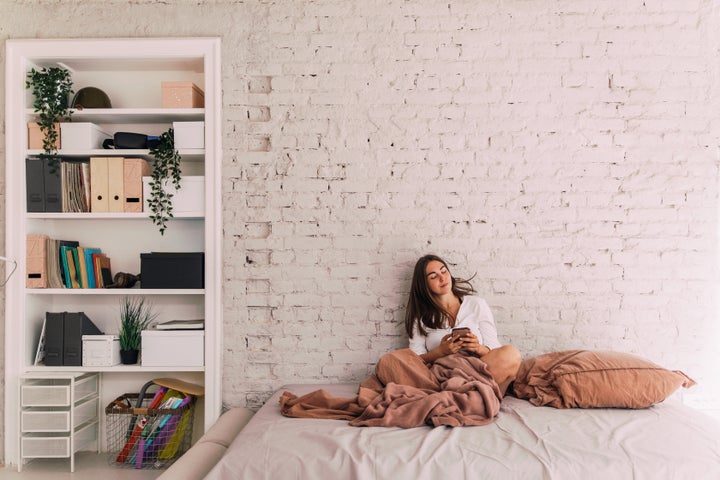 Why does Thanksgiving dinner make you sleepy? If all of that tryptophan (the hormone in turkey that makes you sleepy) has you nodding off about now, here are some <a href="https://www.huffpost.com/entertainment/topic/black-friday" target="_blank" role="link" class=" js-entry-link cet-internal-link" data-vars-item-name="Black Friday" data-vars-item-type="text" data-vars-unit-name="5db8880ce4b0bb1ea3708b43" data-vars-unit-type="buzz_body" data-vars-target-content-id="https://www.huffpost.com/entertainment/topic/black-friday" data-vars-target-content-type="feed" data-vars-type="web_internal_link" data-vars-subunit-name="article_body" data-vars-subunit-type="component" data-vars-position-in-subunit="68">Black Friday</a> and <a href="https://www.huffpost.com/entertainment/topic/cyber-monday" target="_blank" role="link" class=" js-entry-link cet-internal-link" data-vars-item-name="Cyber Monday" data-vars-item-type="text" data-vars-unit-name="5db8880ce4b0bb1ea3708b43" data-vars-unit-type="buzz_body" data-vars-target-content-id="https://www.huffpost.com/entertainment/topic/cyber-monday" data-vars-target-content-type="feed" data-vars-type="web_internal_link" data-vars-subunit-name="article_body" data-vars-subunit-type="component" data-vars-position-in-subunit="69">Cyber Monday</a> deals you won’t want to sleep on. If you’ve been losing sleep over whether to shell out the cash for a <a href="https://www.huffpost.com/entry/where-to-buy-weighted-blankets-for-adults-and-kids_n_5a456833e4b06d1621b7d526" target="_blank" role="link" class=" js-entry-link cet-internal-link" data-vars-item-name="weighted blanket" data-vars-item-type="text" data-vars-unit-name="5db8880ce4b0bb1ea3708b43" data-vars-unit-type="buzz_body" data-vars-target-content-id="https://www.huffpost.com/entry/where-to-buy-weighted-blankets-for-adults-and-kids_n_5a456833e4b06d1621b7d526" data-vars-target-content-type="buzz" data-vars-type="web_internal_link" data-vars-subunit-name="article_body" data-vars-subunit-type="component" data-vars-position-in-subunit="70">weighted blanket</a>, you can rest easy. We’ve spotted top-rated weighted blankets on sale on Black Friday for <a href="https://amzn.to/35A2J9p" target="_blank" role="link" class=" js-entry-link cet-external-link" data-vars-item-name="as low as $40" data-vars-item-type="text" data-vars-unit-name="5db8880ce4b0bb1ea3708b43" data-vars-unit-type="buzz_body" data-vars-target-content-id="https://amzn.to/35A2J9p" data-vars-target-content-type="url" data-vars-type="web_external_link" data-vars-subunit-name="article_body" data-vars-subunit-type="component" data-vars-position-in-subunit="71">as low as $40</a>.