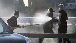 L’un des héros de Londres a utilisé une dent de narval contre le