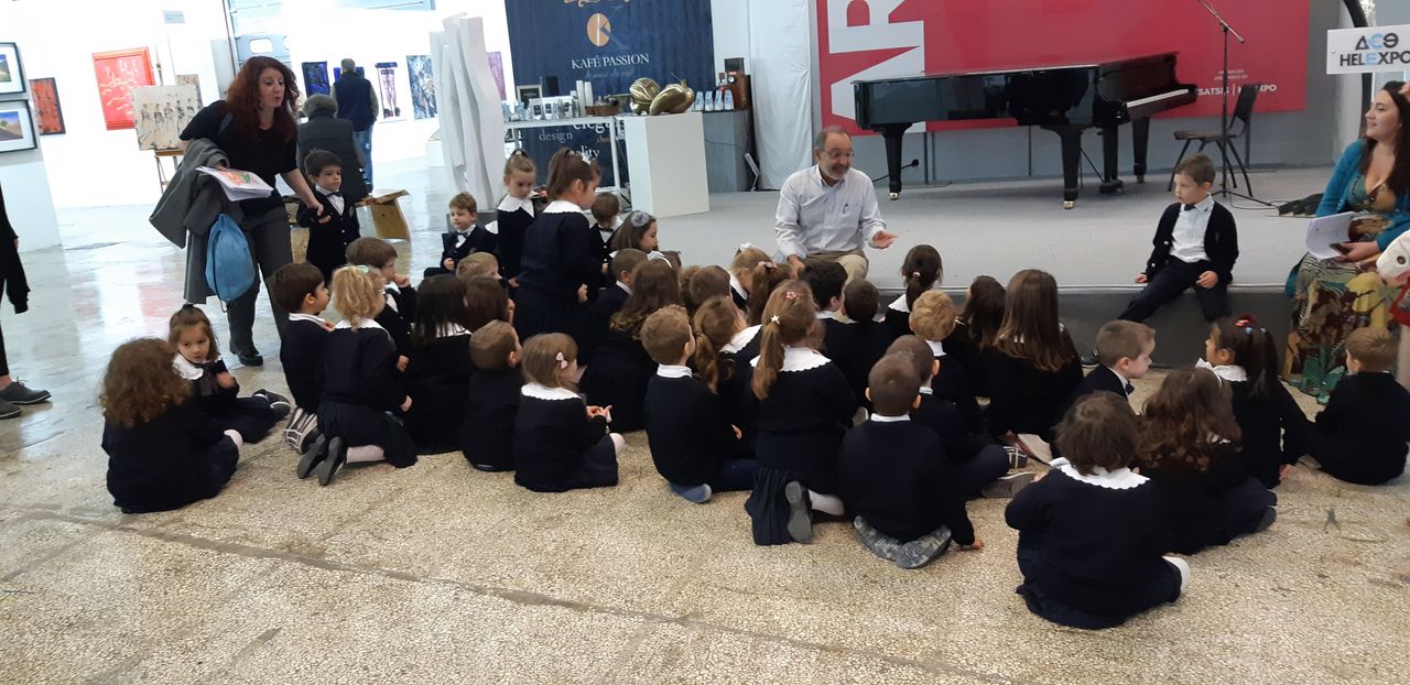 Ο Μάνος Στεφανίδης μυεί τα παιδιά στον ιδιαίτερο κόσμο της τέχνης.