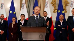 Pris dans le scandale d’une journaliste assassinée, le Premier ministre maltais va