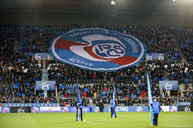 Quand La Ligue De Foot Relaie Des Chants Homophobes Le Huffpost