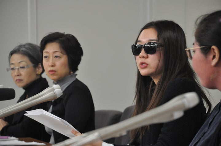 記者会見したSAYのメンバー。山下さん(右から2人目)は学生にもメッセージを投げかけた。