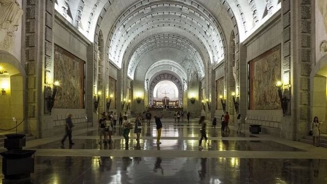 Las visitas al Valle de los Caídos descendieron un 54,86% en noviembre.