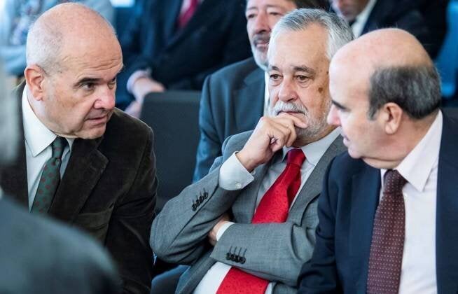 Chaves (i), Griñán (c) y Zarrías (d).