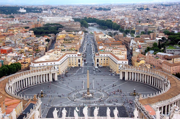 Chiesa e politica, gli ultimi tre papi tra continuità e