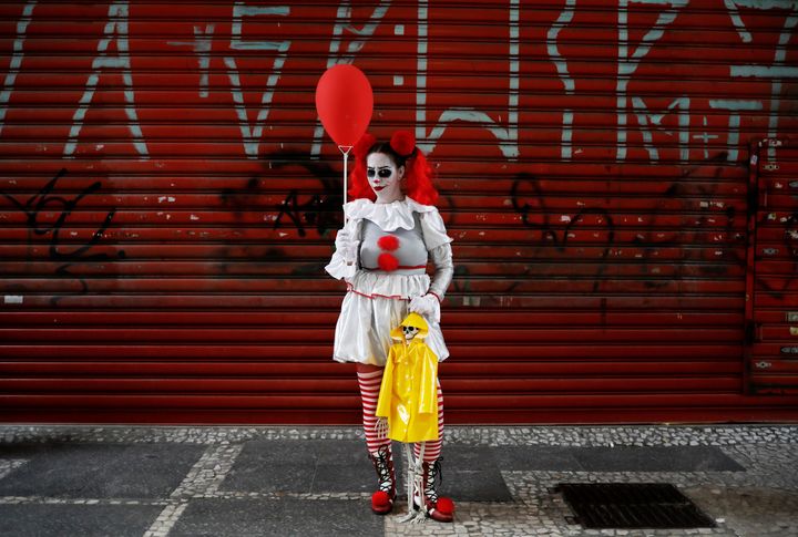 Ζόμπι κλόουν εστήσιο Zombie Walk στο Σάο Πάολοin (Νοέμβριος 2019). Όχι δεν είναι ο πρόεδρος του ιδρύματος Τεχνών. 