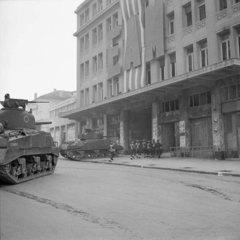Δεκεμβριανά - Η επίθεση των Βρεταννών στο αρχηγείο του ΕΑΜ στον οδό Κοραή.