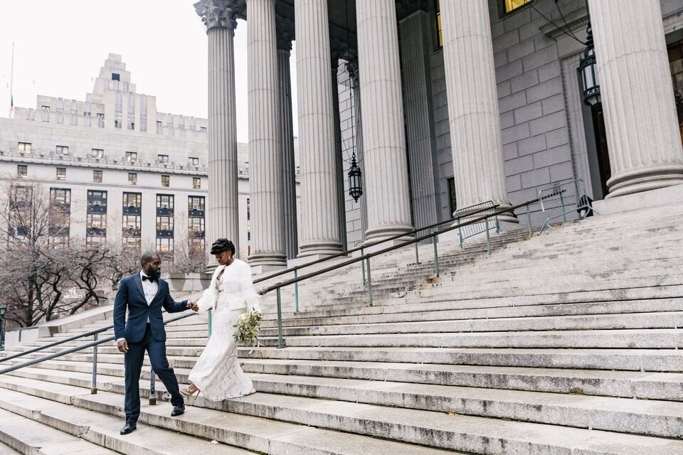 裁判所で結婚式を挙げるのも悪くない 裁判所婚した25組のカップル 画像集 ハフポスト 裁判所で結婚式を挙げるのも悪くない 裁判所婚した25組のカップル 画像集 ハフポスト