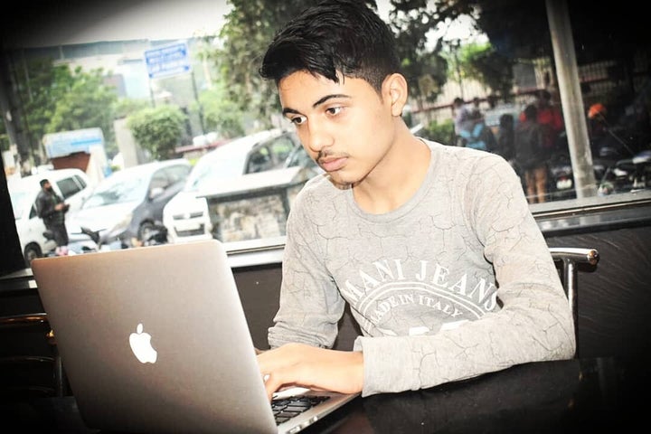 Sayaan Alam has found major bugs in various e-commerce websites on a laptop borrowed from his cousin. He plans to buy his own laptop with some bug bounty award soon.