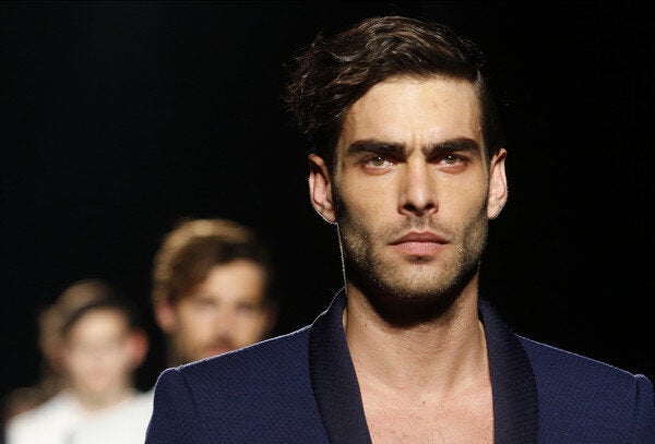 Jon Kortajarena en un desfile de moda.