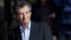 Jack Lang se serait fait offrir 500.000 euros de costumes et