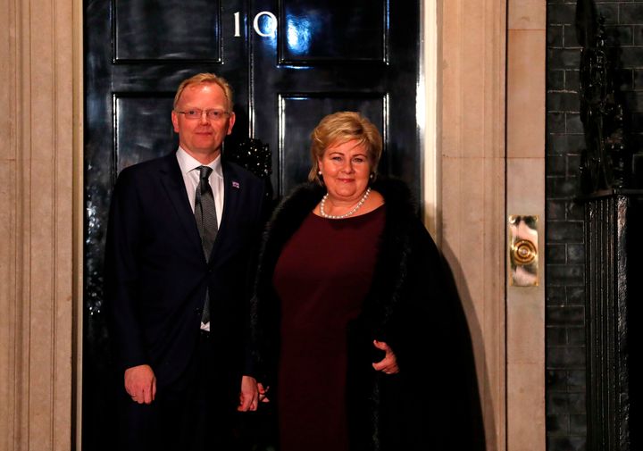 Η πρωθυπουργός της Νορβηγίας, Έρνα Σόλμπεργκ με τον σύζυγό της. 