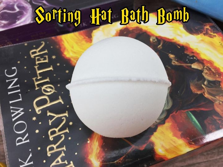 Harry Potter Sorting Hat Bath Bomb, Equinox Beauty, Etsy, £5