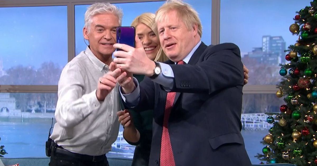 Phillip Schofield Defends Shameful Selfie With Boris Johnson Huffpost Uk Entertainment 