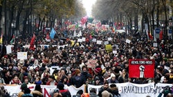 La huelga en Francia provoca por segundo día nuevos bloqueos en el transporte y obliga a cancelar 20 vuelos en