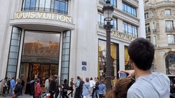 Francia ve tambalear su reinado del