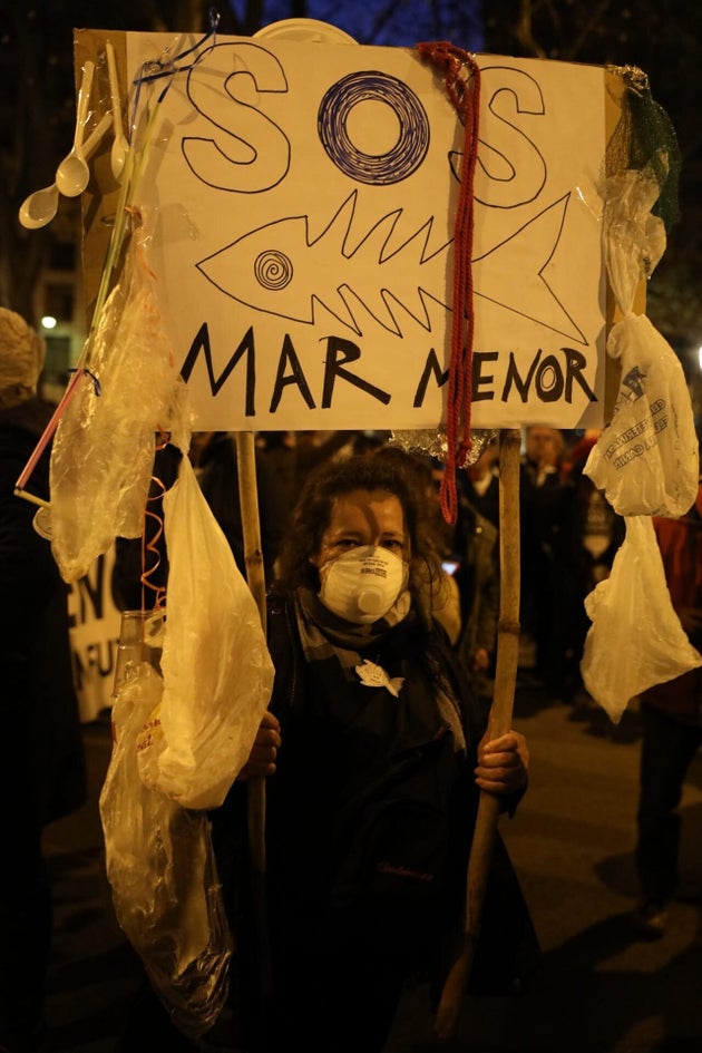 Miles de personas se manifiestan en Madrid contra la crisis