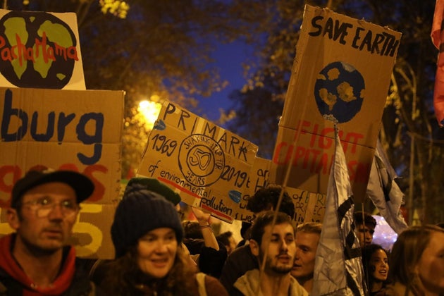 Miles de personas se manifiestan en Madrid contra la crisis