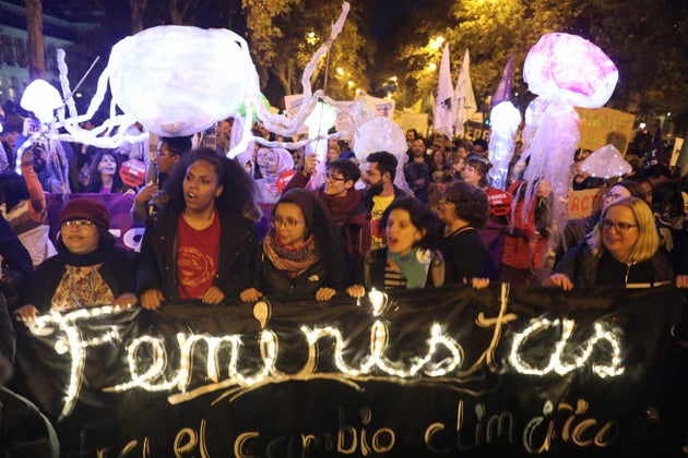 Miles de personas se manifiestan en Madrid contra la crisis