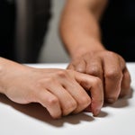 ともにHIV感染した男女が結婚。「新しい人生」に幸せをかみしめる日々