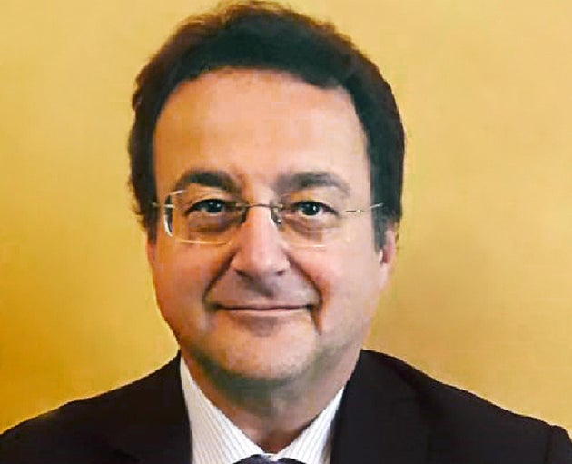 Il neo commissario di Alitalia parte con il taglio dei costi e i prepensionamenti