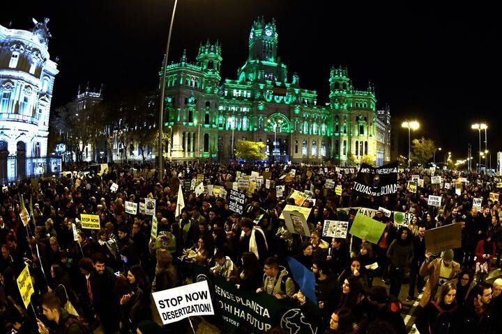 マドリードで行われた気候デモの様子 12月6日2019年