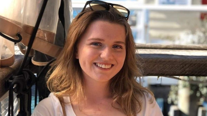 Amy Lamont is a 17-year-old who will be speaking at the climate emergency rally in Sydney on Wednesday. 