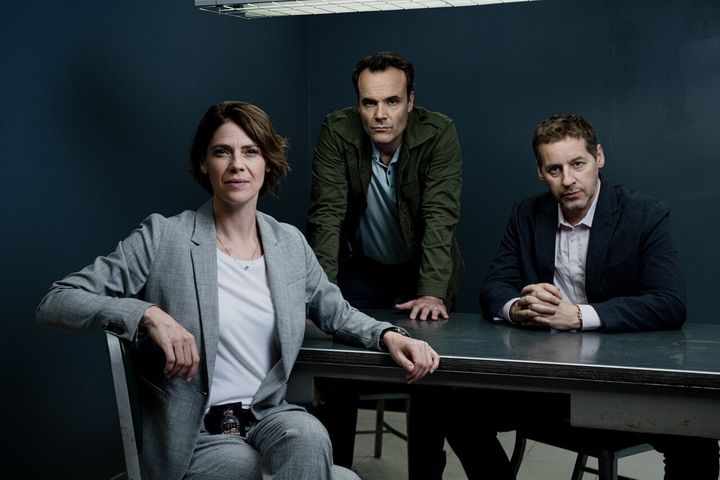 Hélène Florent, Jean-Michel Le Gal et Gabriel Sabourin forment un trio d'enquêteurs dans la série Eaux turbulentes.