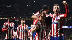 El Atlético cumple frente al Lokomotiv (2-0) y se clasifica para octavos de