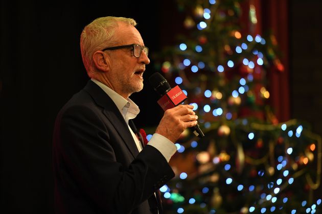 Rocking Around The Jezmas Tree As Santa Corbyn Tells Final Rallies Change Is Coming