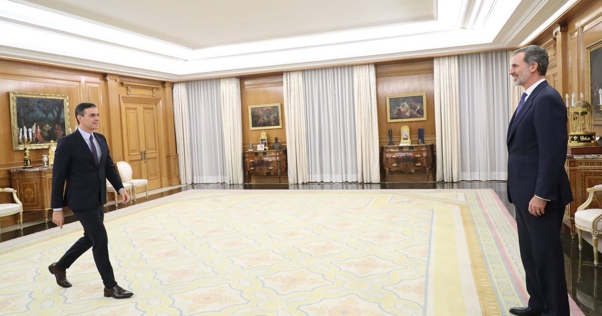 El Llamativo Detalle De Esta Foto De Pedro Sanchez Y El Rey Felipe Publicada Por La Casa Real Salta A La Vista El Huffpost rey felipe publicada por la casa real