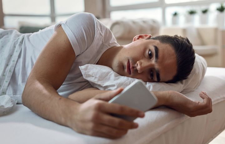 Why Your Phone Shouldn't Be A Part Of Your Morning Routine | HuffPost Life