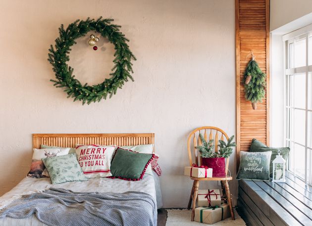 How To Spruce Up Your Guest Room This Christmas