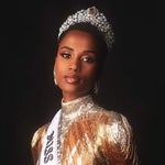 女の子にとって一番大事なものは？黒人女性初のミス・ユニバースに選ばれたツンジさんの答えに、大歓声と拍手が送られた。