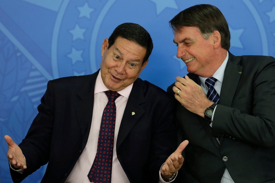 Mourão minimiza AI-5: 'Passam a ideia de que todo dia alguém era cassado, e não foi assim' | HuffPost Brasil