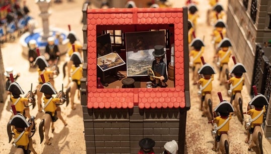 Clases de historia con Playmobil: la exposición de los clicks que te lleva del Antiguo Egipto a la