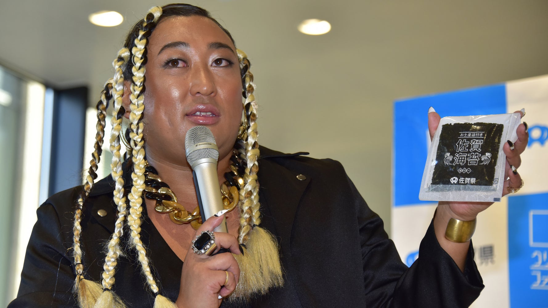 ロバート秋山氏による 家出少女支援の活動 パロディ動画に市民団体が抗議した背景 ハフポスト ロバート秋山氏による 家出少女支援の活動 パロディ動画に市民団体が抗議した背景 ハフポスト