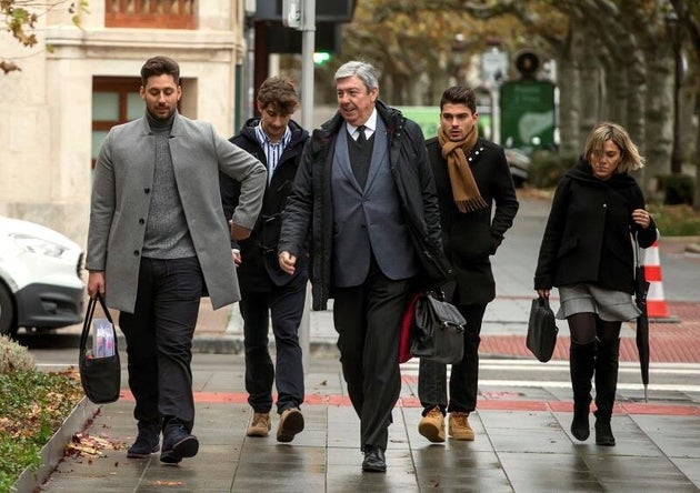 Victor Rodr&iacute;guez (i), Carlos Cuadrado (2i) y Ra&uacute;l Calvo (2d), exjugadores de la Arandina...