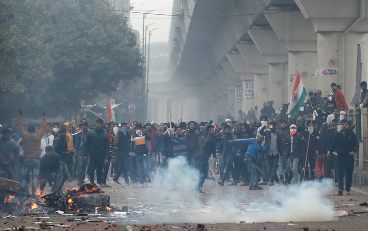 Demonstrators attend a protest against a new citizenship law in Seelampur, area of Delhi, India December 17, 2019. REUTERS/Adnan Abidi