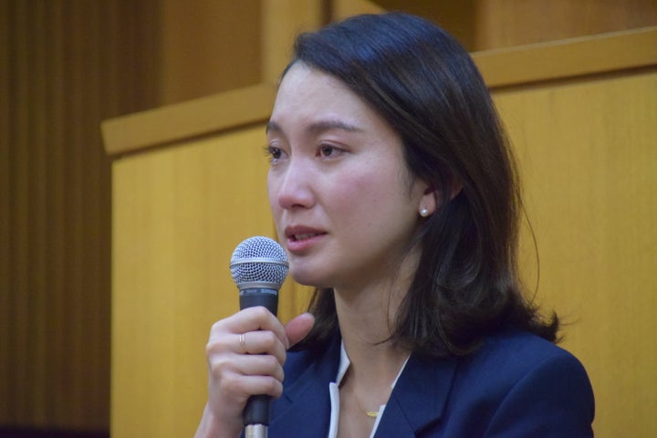 支援者を前に語る伊藤詩織さん。PTSDで苦しんでいることを告白し、「死ななくて良かった」と涙ながらに語った。