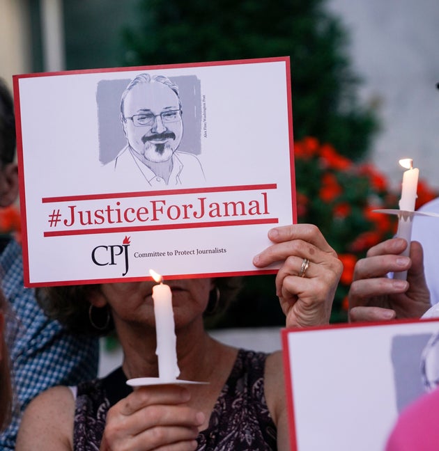 The Committee to Protect Journalists and other press freedom activists hold a candlelight vigil in front of the Saudi Embassy to mark the anniversary of the killing of journalist Jamal Khashoggi at the kingdom's consulate in Istanbul, Wednesday evening in Washington, U.S., October 2, 2019. REUTERS/Sarah Silbiger