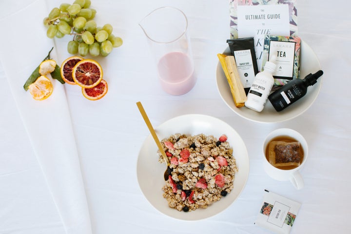 The service offers either a three-day or five-day meal options that includes breakfast, lunch and dinner. The cost ranges from around $56 to $80 per day. Sakara also offers detox teas and supplements as separate add-ons.