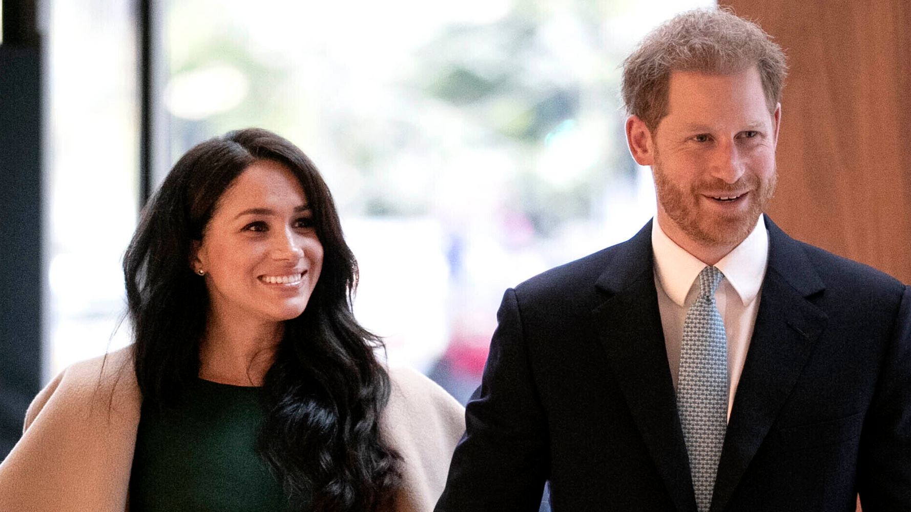 Prince Harry And Meghan Markle Share Baby Archie S First Christmas Card Huffpost