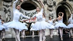 Contre la réforme des retraites, la performance de ces danseuses devant l’Opéra de